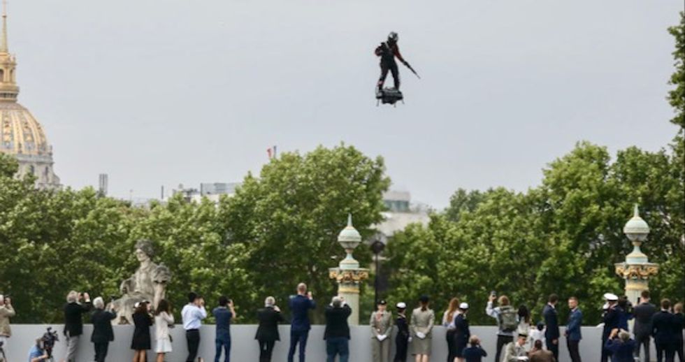 French inventor to hover across English Channel on 'flyboard'