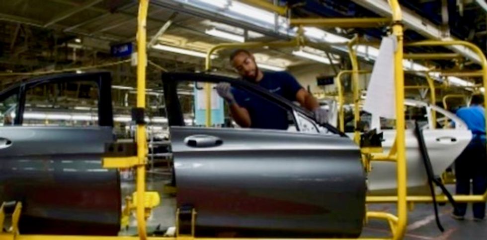 US manufacturing sinks into recession amid Trump's trade wars