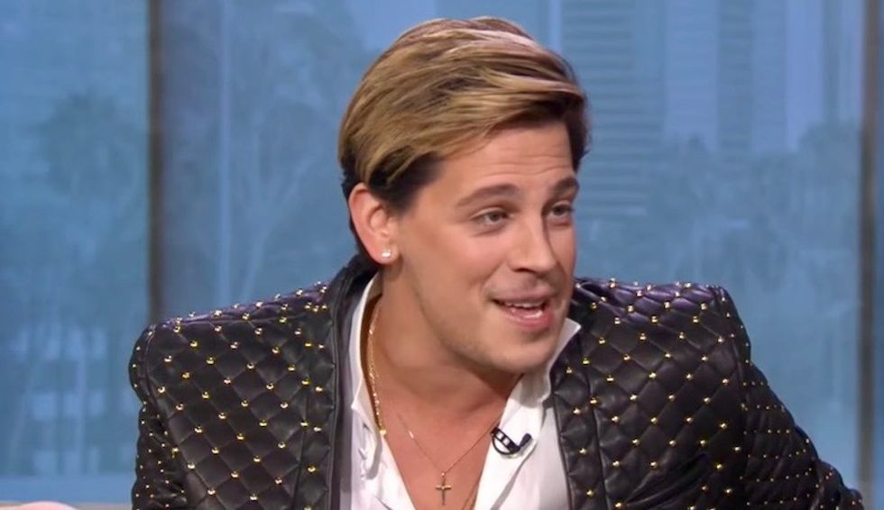 'Nazi scum get out!': Watch entire New York bar chant at Milo Yiannopoulos until he leaves
