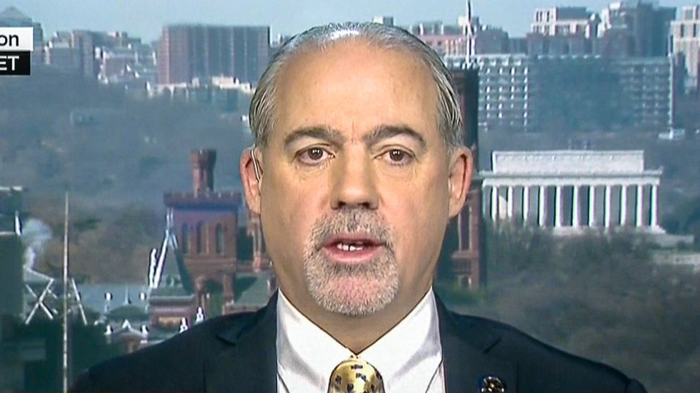 CNN analyst: White militiamen aren't a threat like black protesters because 'they're not looting anything'