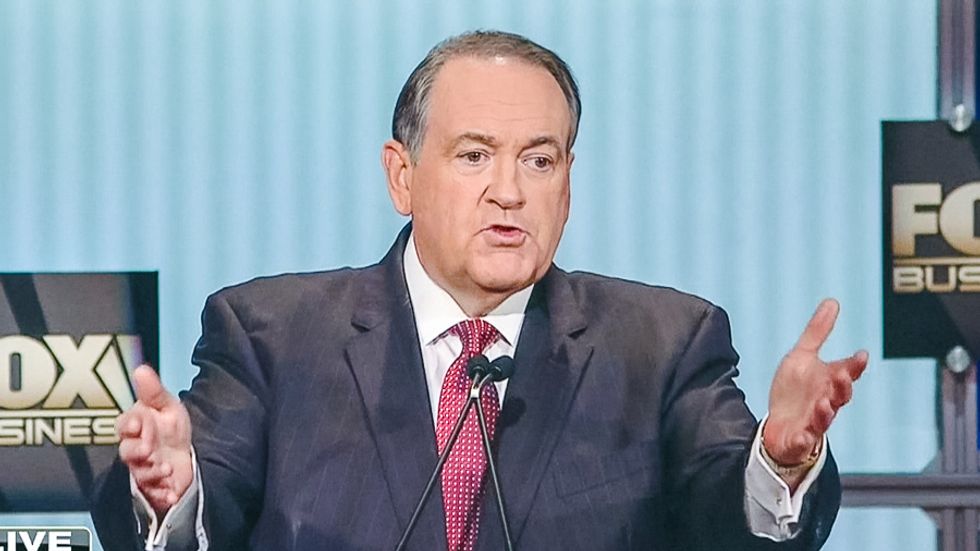 Mike Huckabee: Poor Americans will be better off if we treat them like we 'train dogs'