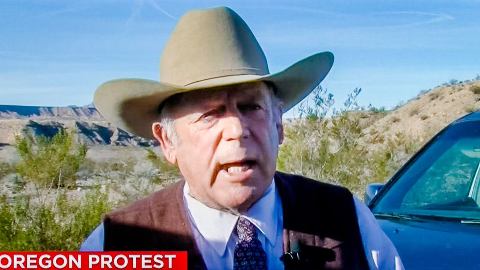 Defying his own son, Cliven Bundy rallies Oregon militants to 'fight' to the end