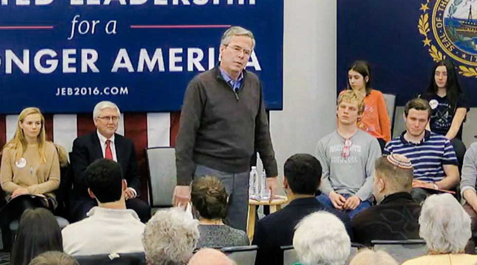 'Please clap': Jeb Bush begs crowd to applaud after speech is met with total silence