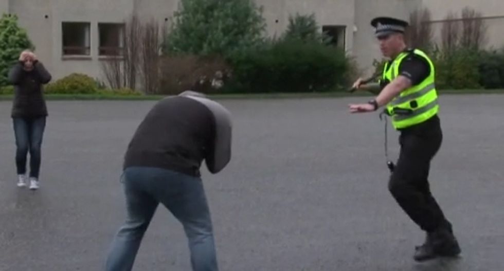 American police ask Scottish cops to teach them how to stop killing people