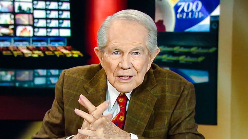 Pat Robertson: Women in combat are 'masochistic' sexual deviants acting out 'Fifty Shades of Grey'