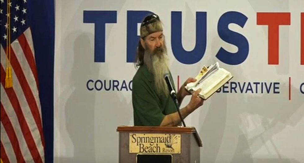 WATCH: 'Duck Dynasty' star goes on crazed 13-minute Bible-thumping rant at Ted Cruz rally
