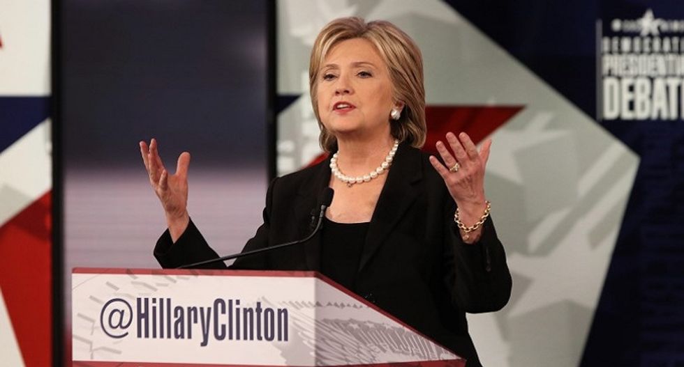 Clinton announces plan to battle Alzheimer's