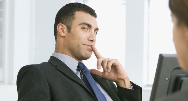 How to spot the office asshole