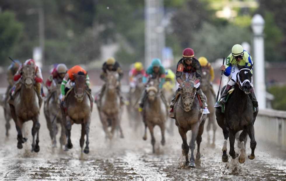 Santa Anita set to resume live racing