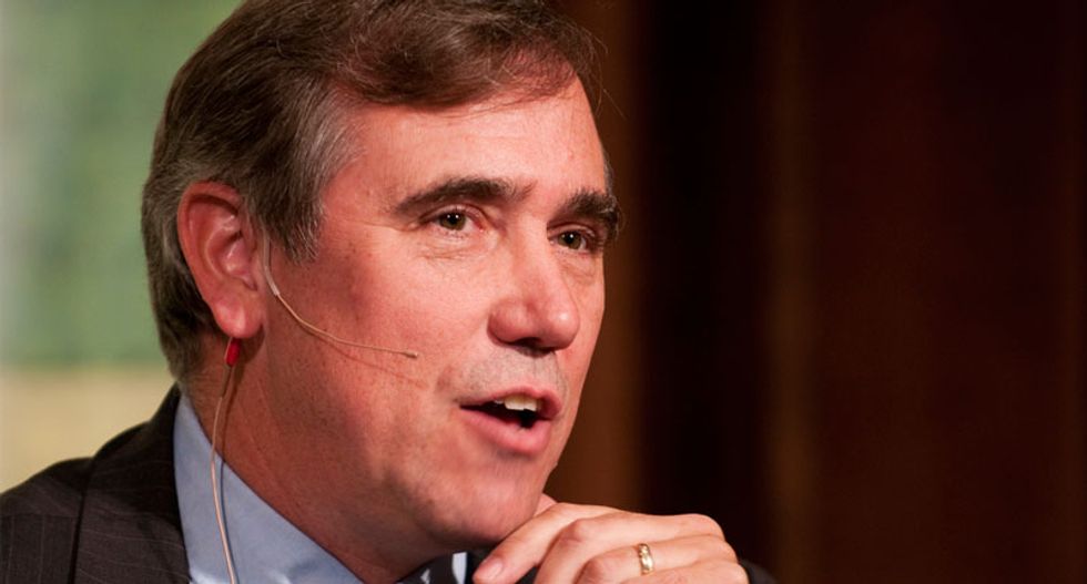 Jeff Merkley becomes first US senator to endorse Bernie Sanders for president