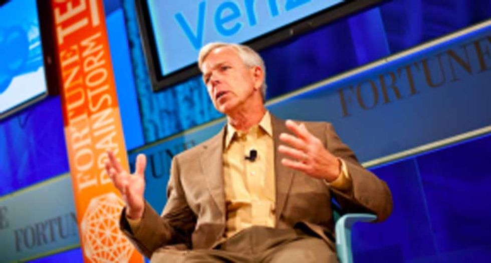 Verizon CEO goes on unhinged anti-Sanders rant that's a hilarious caricature of a rattled one percenter