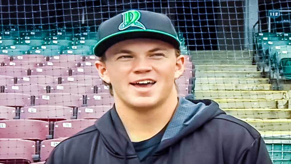 Pro baseball player hits girlfriend in head with 8-inch rock during bar tab argument