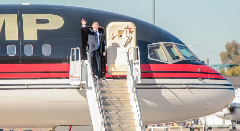 Paul Manafort tricked Trump into switching from Christie to Pence by faking airplane malfunction