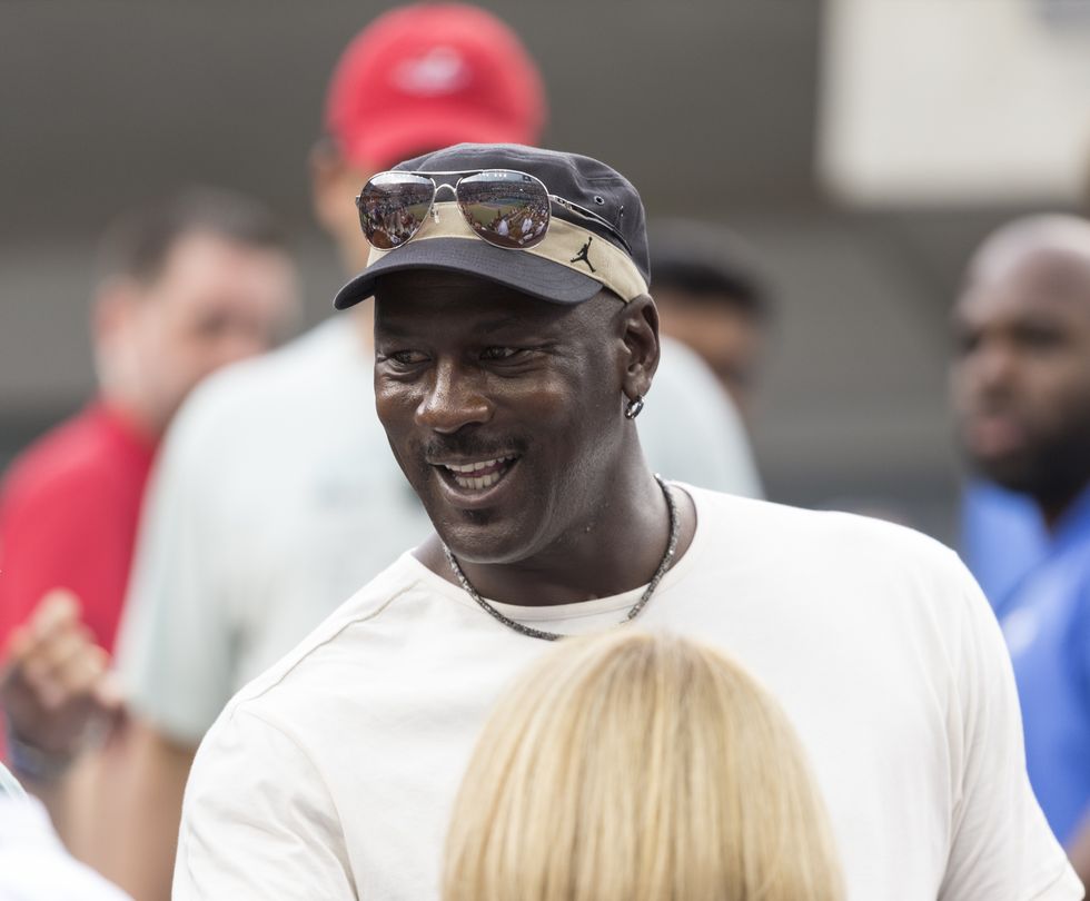 Michael Jordan throws support behind LeBron James in spat with Trump after president included 'I like Mike' in hate tweet