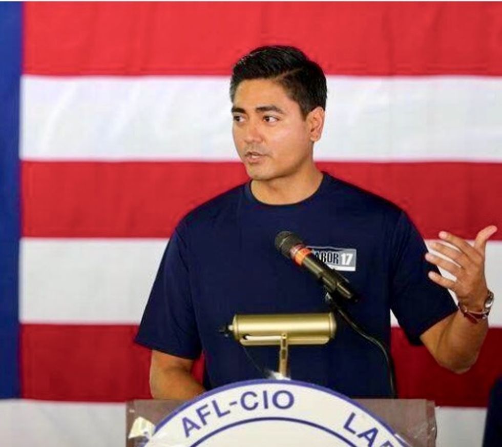 Democratic candidates embrace gun control despite political risks