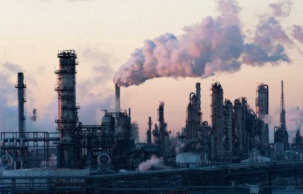 US crude falls below $15 a barrel as virus throttles demand