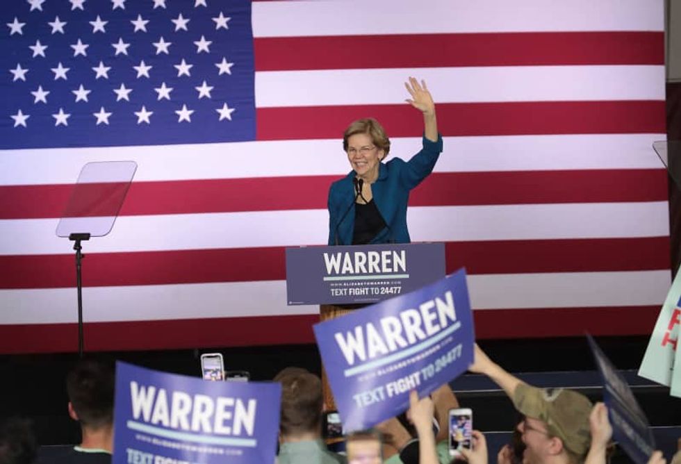 Elizabeth Warren isn't out yet -- so stop writing her political obituary