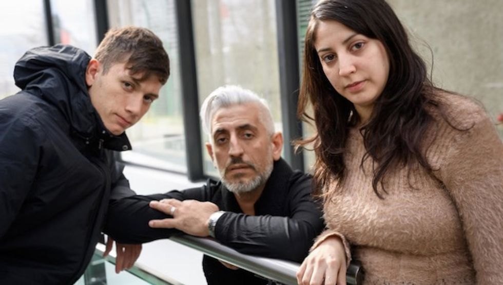 Deaf Argentine abuse survivors target pope with defiant message new messages