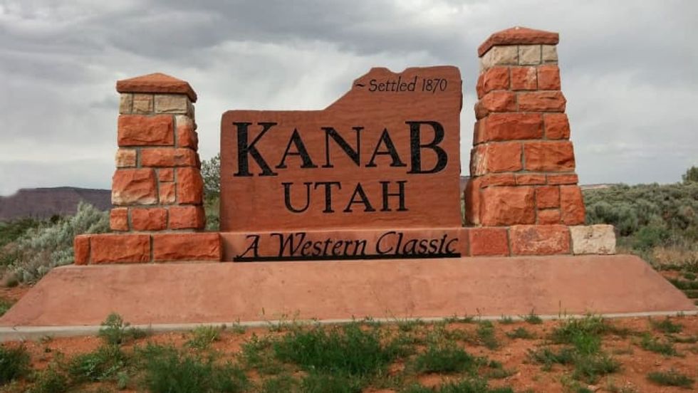 Utah animal sanctuary draws intrepid travelers looking for something different