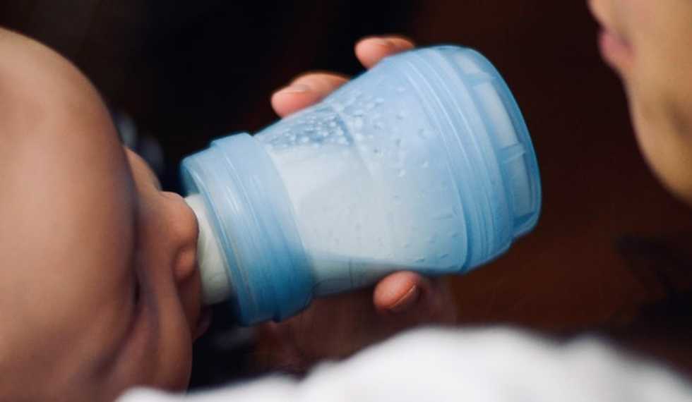 Mother files complaint against formula producer after baby vomits worm