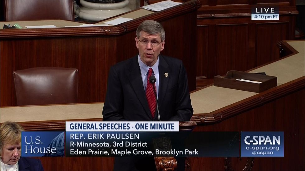 Crowd bursts into laughter after GOP congressman Erik Paulsen says he makes himself 'accessible' to constituents