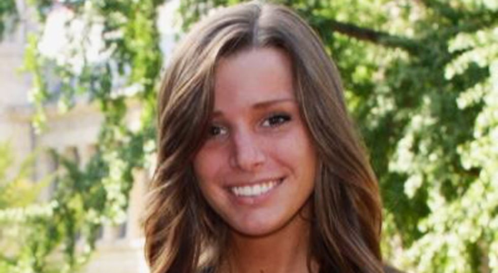 Indiana woman invites homeless families to dinner after hotel refuses refund for her canceled wedding reception