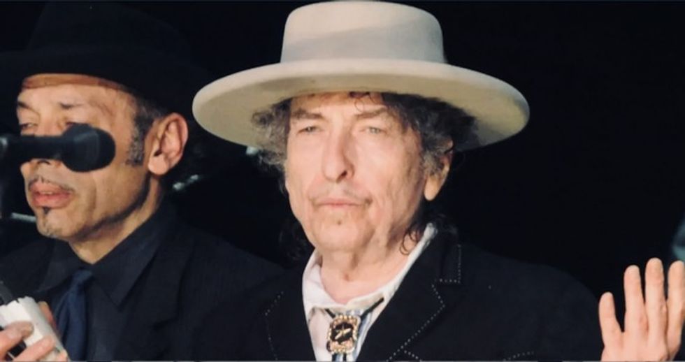Bob Dylan offers new 'Theme Time Radio Hour' about whiskey