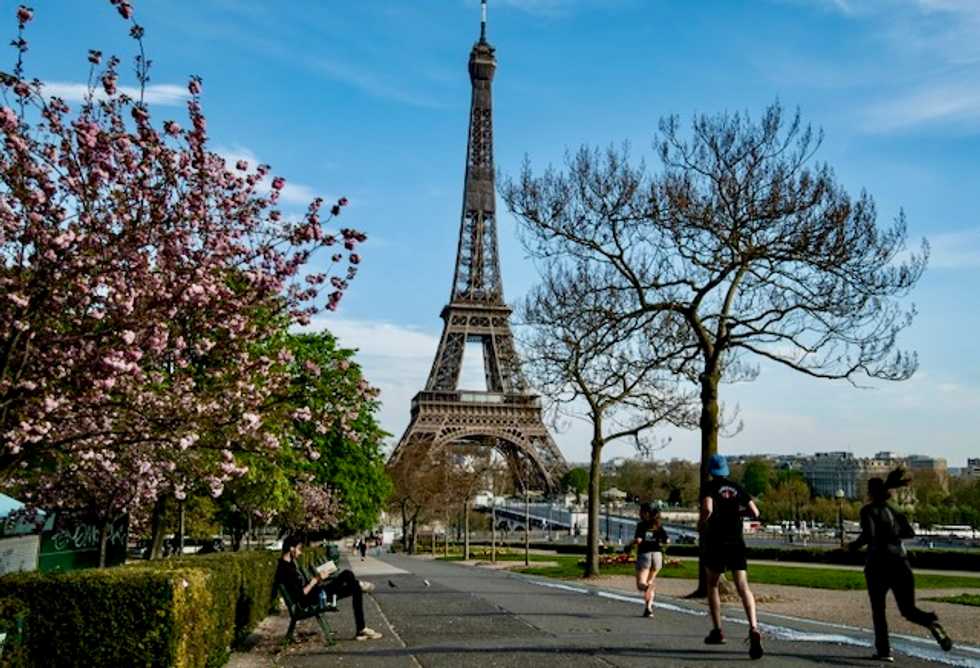 Covid-19: French death toll tops 23,000 – but hospitalizations continue to fall