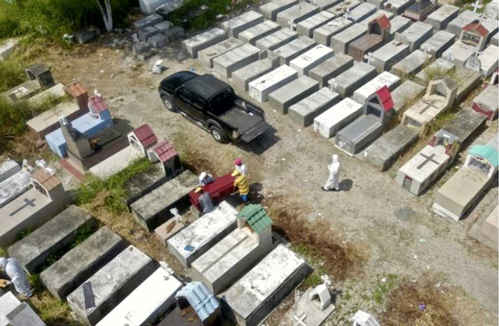Police collect nearly 800 bodies from Ecuador’s virus epicenter