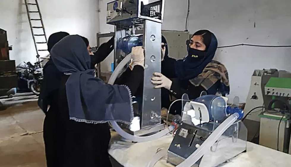 Afghan girls try building ventilator from used car parts