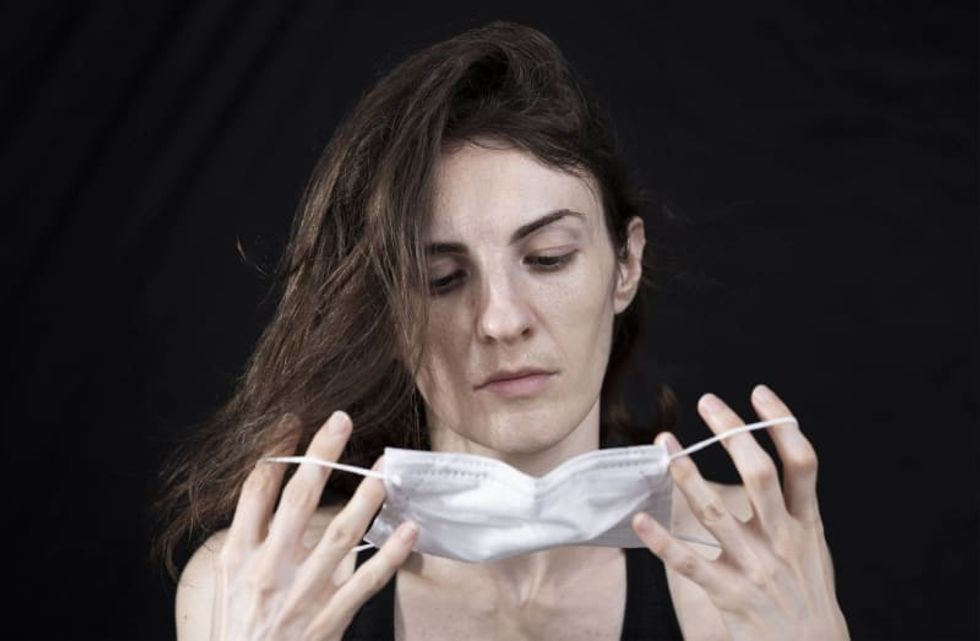 Heightened susceptibility to misinformation linked to reduced mask wearing and social distancing