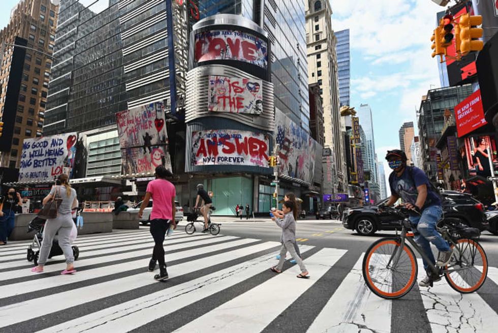 DeBlasio announces fines for people who refuse to wear masks in certain NYC neighborhoods amid alarming surge