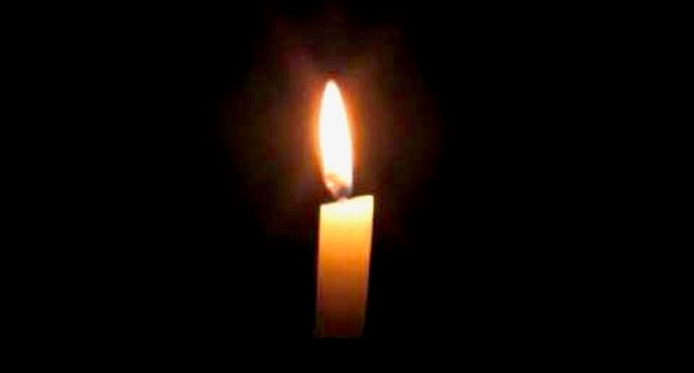5 charged in plot to smuggle candles made with meth