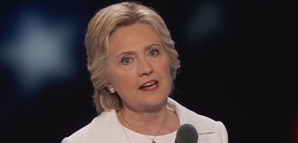 Clinton calls for special congressional session to pass Zika funding bill