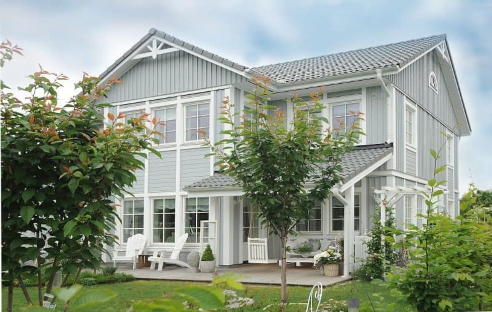 Can investing in a home renovation out-perform the average stock market performance?