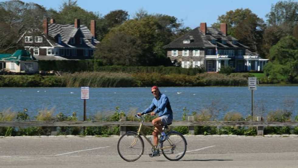 Rich New Yorkers cocoon in plush Hamptons amid Manhattan's pandemic and crime spike