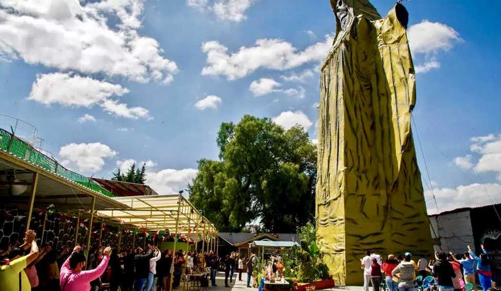 As pandemic rages, Mexicans pray to death 'saint'