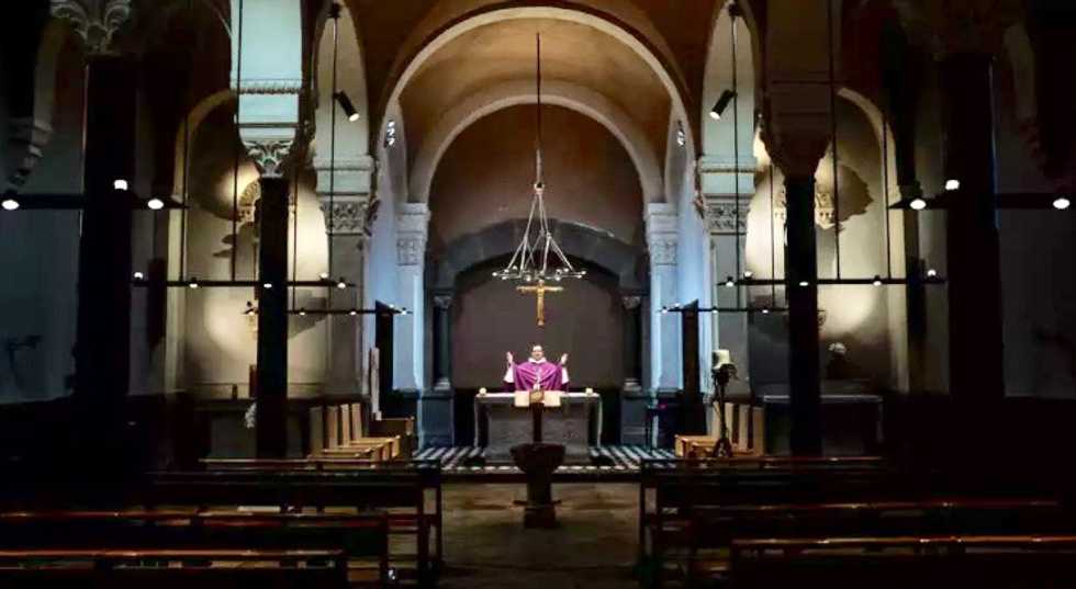 Covid-19: France allows religious gatherings to resume