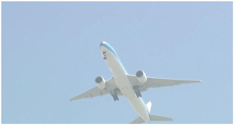 FBI investigating pilot's eyewitness account of man in a jetpack flying over LAX