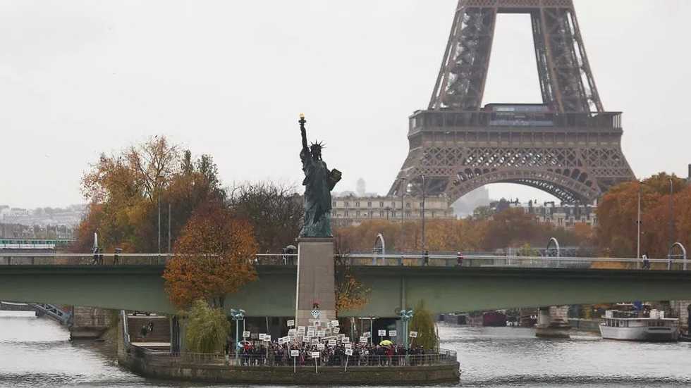 American voters in Paris get ready for US presidential election