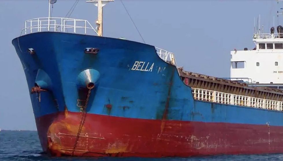 US sells oil seized from Iran to Venezuela for $40 million