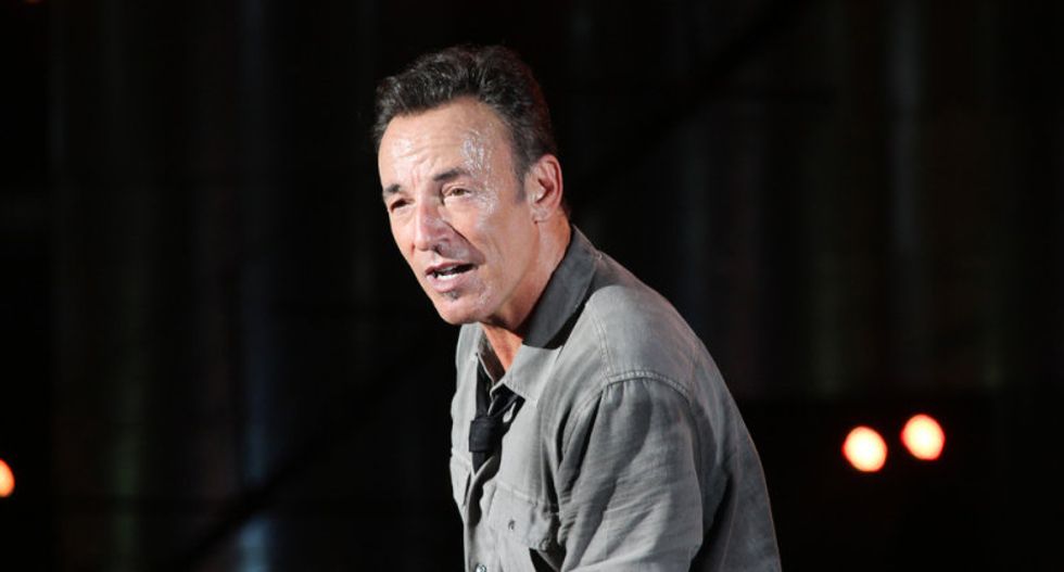 ‘The Boss’ plays a private show for Obama after Springsteen cover band backs out of Trump inauguration gig
