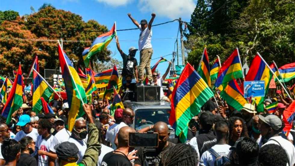 Thousands protest in Mauritius over giant oil spill