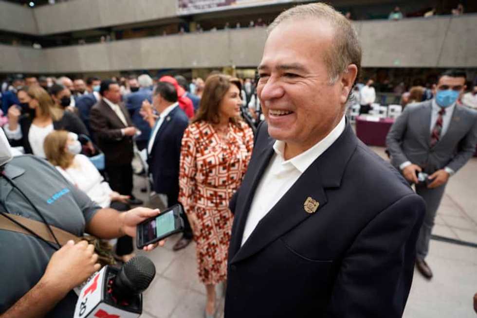 Tijuana has a new mayor, same as the old mayor, as Gonzalez Cruz retakes office