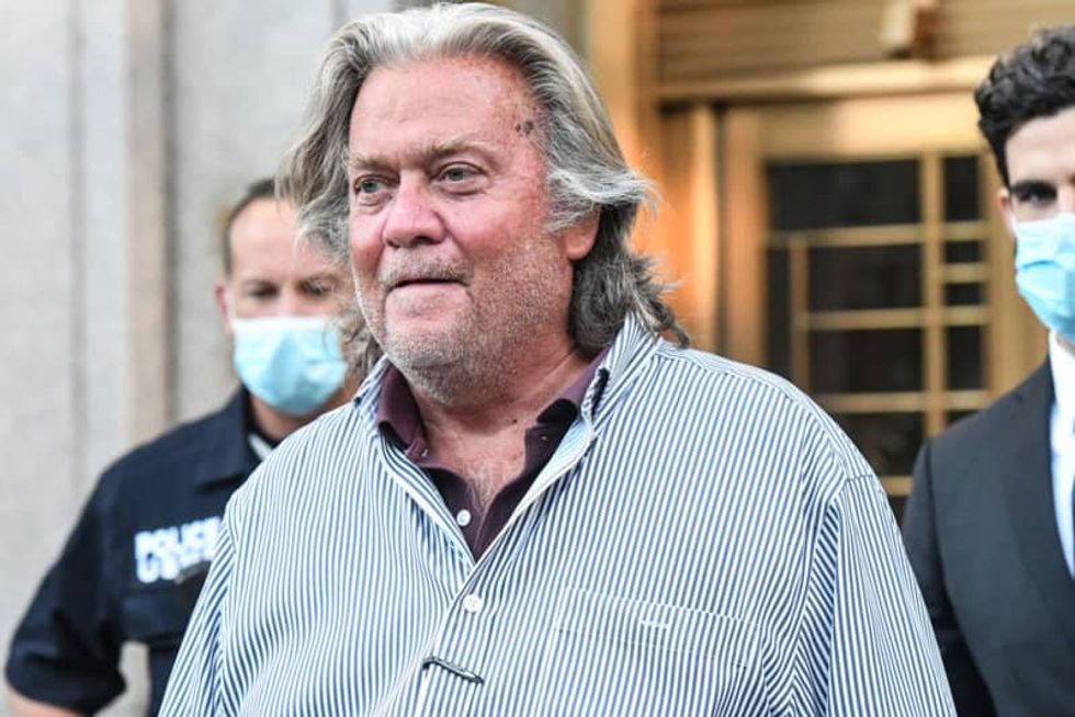 Steve Bannon's lawyer quits border wall case after gadfly's incendiary tweet