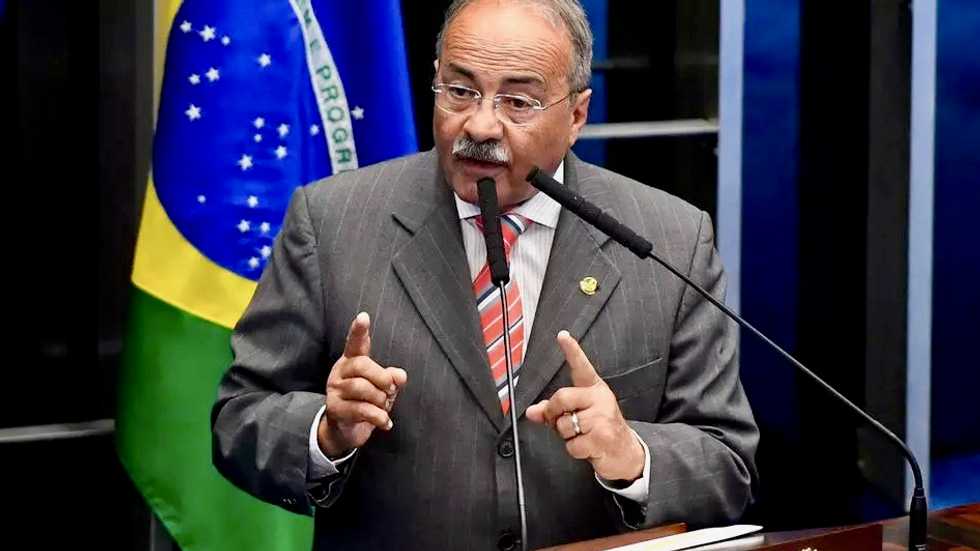 Brazilian senator allied to Bolsonaro caught hiding money 'between buttocks'