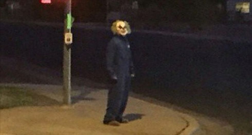 Bakersfield police fielding calls reporting creepy armed clowns