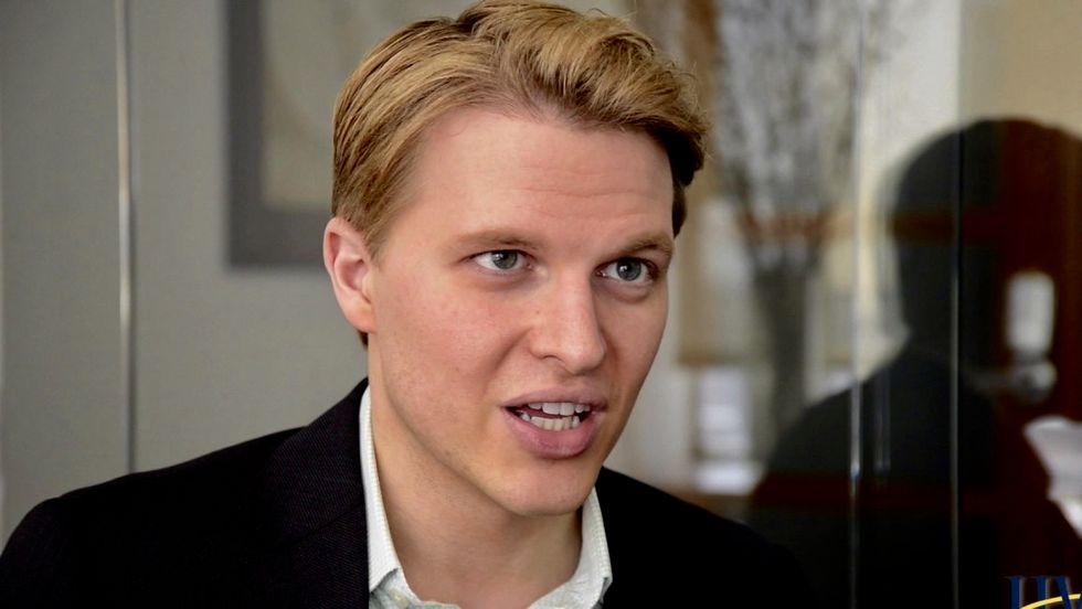 Ronan Farrow says he and other journalists got National Enquirer blackmail threats related to Trump reporting