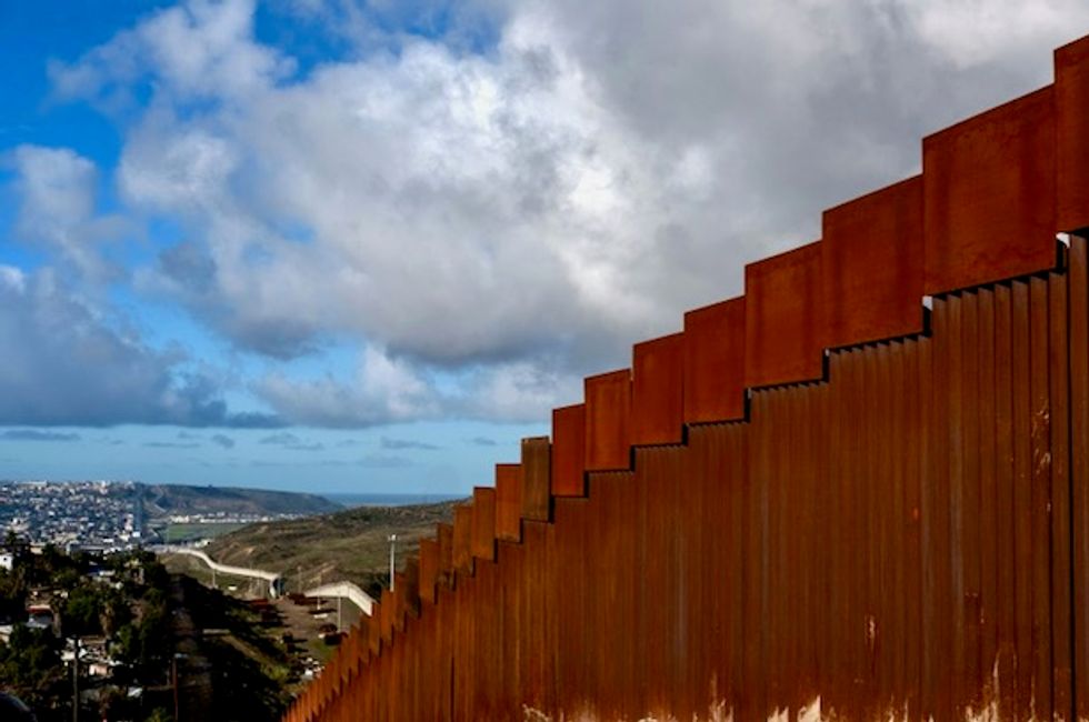 Legal experts: Emergency declaration may not be quickest way to build wall