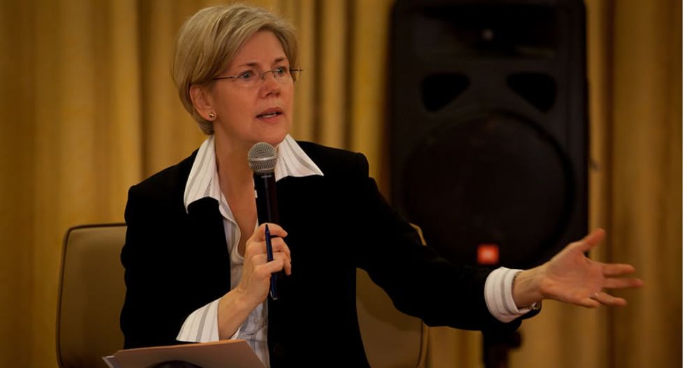 Elizabeth Warren asks CDC to consider legal marijuana as alternative painkiller